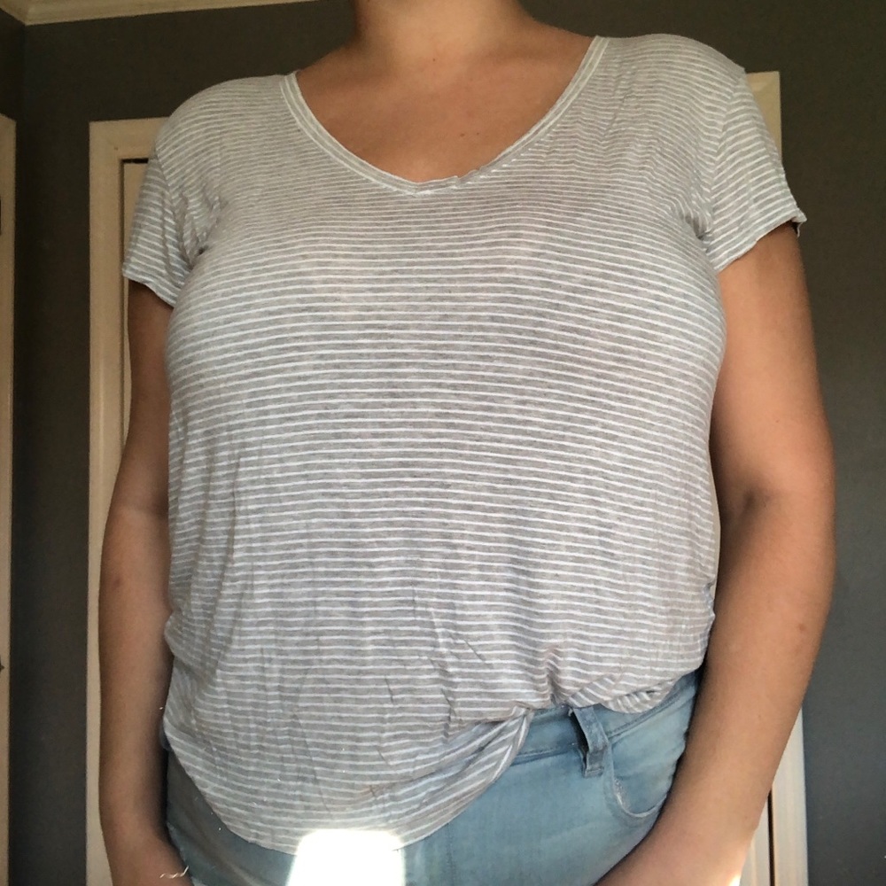 V Neck Gray and White Striped Short Sleeve Tee